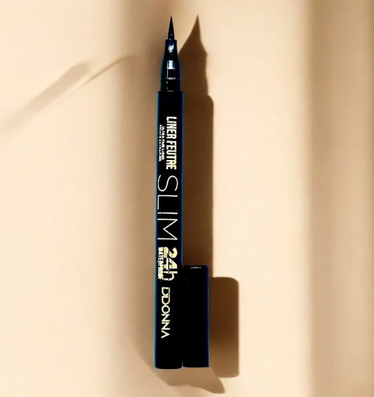 ✨ Eyeliner in Feltro Waterproof – Precisione e Intensità in un Solo Tratto! ✨